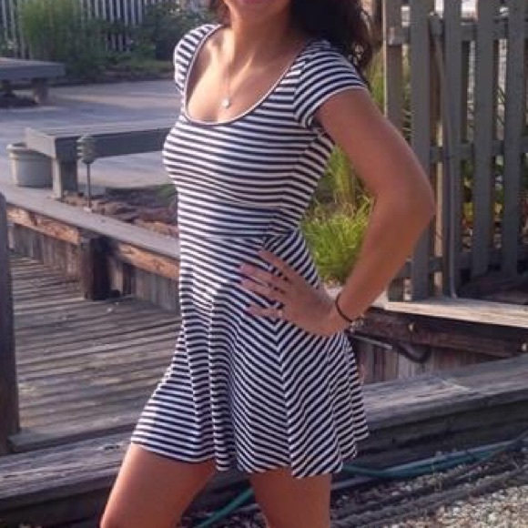 American Eagle Outfitters Dresses & Skirts - American Eagle striped dress